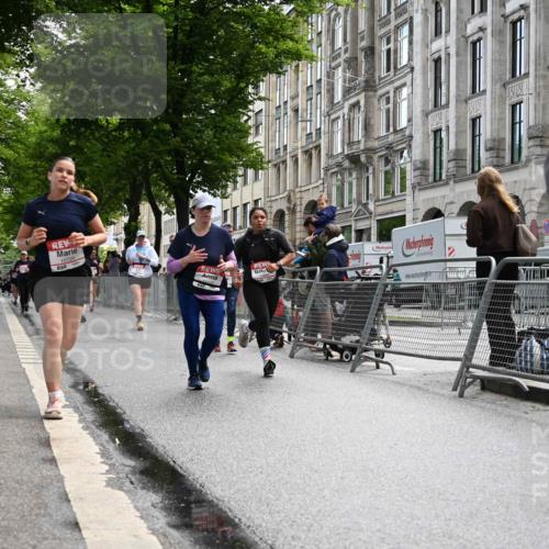 14.06.2026 - REWE Women's Run J. Mangold http://msf.ph/oto/9753004 14.06.2026 10:09:26 Ziel 10208, 10379, 10417, 10641, 10725, 10862, 10889, 11083, 11177, 11202, 11374 meine-sportfotos.de