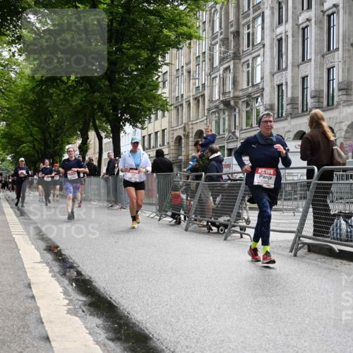 14.06.2026 - REWE Women's Run J. Mangold http://msf.ph/oto/9753024 14.06.2026 10:09:28 Ziel 10208, 10379, 10417, 10641, 10725, 10862, 10889, 11083, 11177, 11202, 11374 meine-sportfotos.de