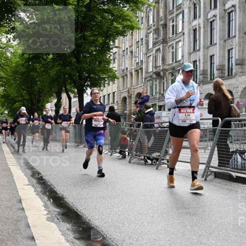 14.06.2026 - REWE Women's Run J. Mangold http://msf.ph/oto/9753040 14.06.2026 10:09:31 Ziel 10359, 10379, 10678, 10862, 11177, 11202 meine-sportfotos.de