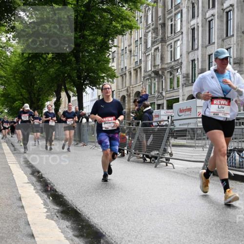 14.06.2026 - REWE Women's Run J. Mangold http://msf.ph/oto/9753045 14.06.2026 10:09:31 Ziel 10359, 10379, 10678, 10862, 11177, 11202 meine-sportfotos.de