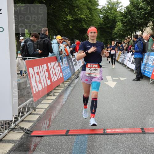 14.06.2026 - REWE Women's Run Strokosch-Dieckow http://msf.ph/oto/9753050 14.06.2026 09:49:02 Ziel 10074, 10095, 10106, 10407, 10642 meine-sportfotos.de