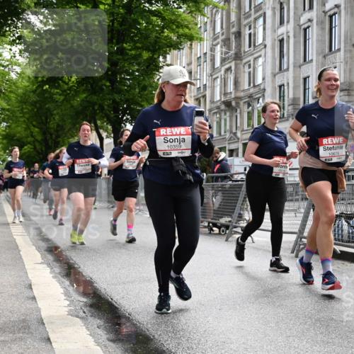 14.06.2026 - REWE Women's Run J. Mangold http://msf.ph/oto/9753071 14.06.2026 10:09:36 Ziel 10078, 10257, 10359, 10621, 10627, 10678, 10886, 11202, 11213, 11405 meine-sportfotos.de