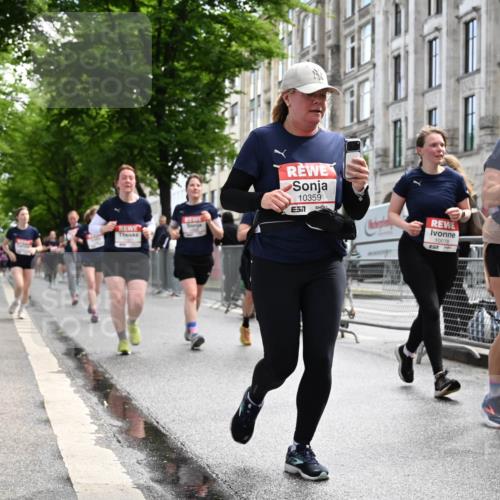 14.06.2026 - REWE Women's Run J. Mangold http://msf.ph/oto/9753074 14.06.2026 10:09:36 Ziel 10078, 10257, 10359, 10621, 10627, 10678, 10886, 11202, 11213, 11405 meine-sportfotos.de