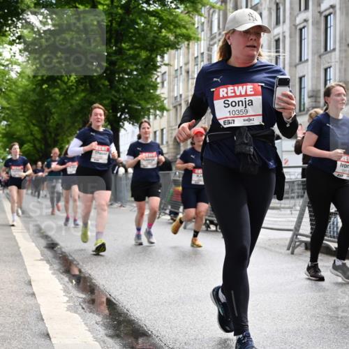 14.06.2026 - REWE Women's Run J. Mangold http://msf.ph/oto/9753075 14.06.2026 10:09:36 Ziel 10078, 10257, 10359, 10621, 10627, 10678, 10886, 11202, 11213, 11405 meine-sportfotos.de