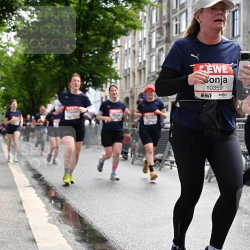 14.06.2026 - REWE Women's Run J. Mangold http://msf.ph/oto/9753077 14.06.2026 10:09:36 Ziel 10078, 10257, 10359, 10621, 10627, 10678, 10886, 11202, 11213, 11405 meine-sportfotos.de