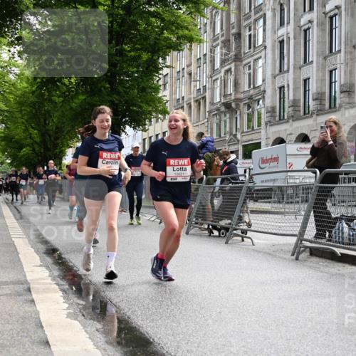14.06.2026 - REWE Women's Run J. Mangold http://msf.ph/oto/9753097 14.06.2026 10:09:39 Ziel 10078, 10079, 10257, 10313, 10359, 10621, 10627, 10678, 10886, 11213, 11405, 11504 meine-sportfotos.de