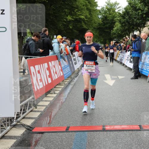 14.06.2026 - REWE Women's Run Strokosch-Dieckow http://msf.ph/oto/9753122 14.06.2026 09:49:02 Ziel 10074, 10095, 10106, 10407, 10642 meine-sportfotos.de