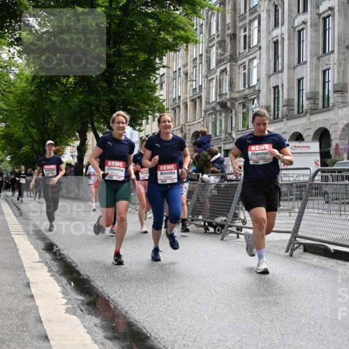 14.06.2026 - REWE Women's Run J. Mangold http://msf.ph/oto/9753163 14.06.2026 10:09:47 Ziel 10079, 10313, 10445, 10469, 10585, 10944, 10950, 10951, 11147, 11277, 11504 meine-sportfotos.de