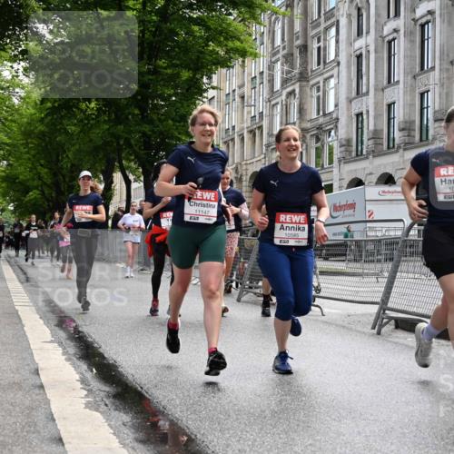 14.06.2026 - REWE Women's Run J. Mangold http://msf.ph/oto/9753170 14.06.2026 10:09:48 Ziel 10313, 10445, 10469, 10585, 10944, 10950, 10951, 11147, 11277, 11504 meine-sportfotos.de