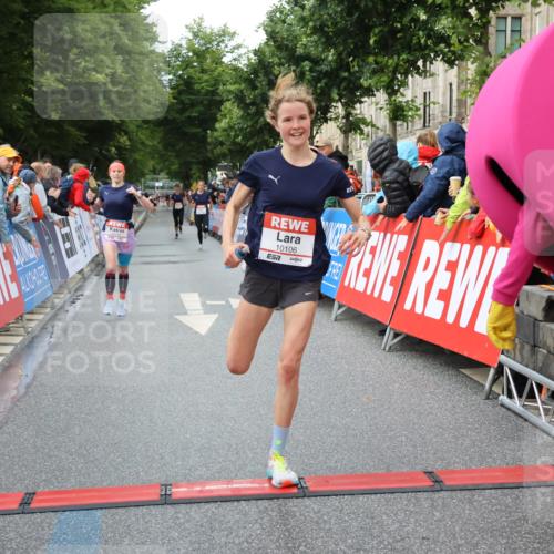 14.06.2026 - REWE Women's Run Strokosch-Dieckow http://msf.ph/oto/9753182 14.06.2026 09:49:00 Ziel 10095, 10106, 10266, 10407, 10642 meine-sportfotos.de
