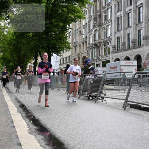 14.06.2026 - REWE Women's Run J. Mangold http://msf.ph/oto/9753190 14.06.2026 10:09:53 Ziel 10445, 10469, 10585, 10665, 10917, 10950, 10951, 11147, 11152, 11239, 11277, 11474, 11498 meine-sportfotos.de