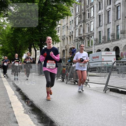 14.06.2026 - REWE Women's Run J. Mangold http://msf.ph/oto/9753194 14.06.2026 10:09:54 Ziel 10445, 10665, 10917, 10950, 10951, 11152, 11239, 11277, 11474, 11498 meine-sportfotos.de