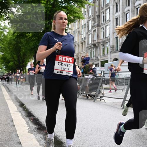 14.06.2026 - REWE Women's Run J. Mangold http://msf.ph/oto/9753231 14.06.2026 10:09:59 Ziel 10412, 10413, 10665, 10702, 10703, 10890, 10917, 11152, 11239, 11453, 11474, 11487, 11498 meine-sportfotos.de