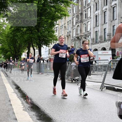 14.06.2026 - REWE Women's Run J. Mangold http://msf.ph/oto/9753255 14.06.2026 10:10:03 Ziel 10293, 10412, 10413, 10702, 10703, 10890, 10917, 11239, 11453, 11474, 11487, 11498 meine-sportfotos.de