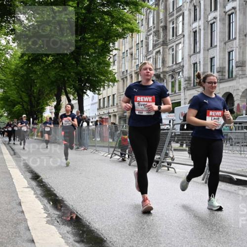 14.06.2026 - REWE Women's Run J. Mangold http://msf.ph/oto/9753260 14.06.2026 10:10:03 Ziel 10293, 10412, 10413, 10702, 10703, 10890, 10917, 11239, 11453, 11474, 11487, 11498 meine-sportfotos.de