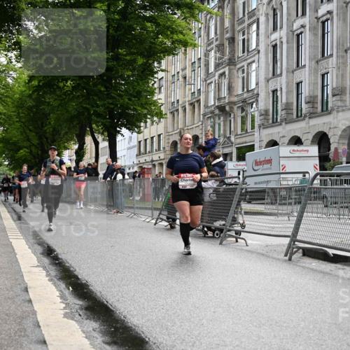 14.06.2026 - REWE Women's Run J. Mangold http://msf.ph/oto/9753281 14.06.2026 10:10:10 Ziel 10185, 10293, 10903, 11178, 11339, 11486 meine-sportfotos.de