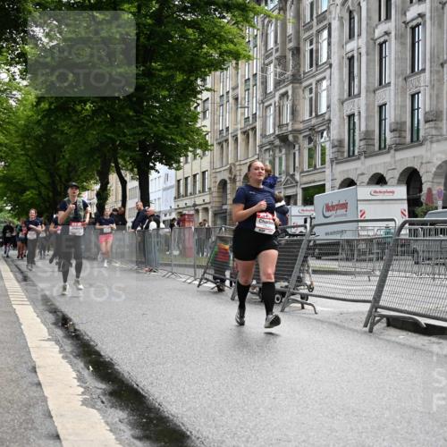 14.06.2026 - REWE Women's Run J. Mangold http://msf.ph/oto/9753283 14.06.2026 10:10:10 Ziel 10185, 10293, 10903, 11178, 11339, 11486 meine-sportfotos.de
