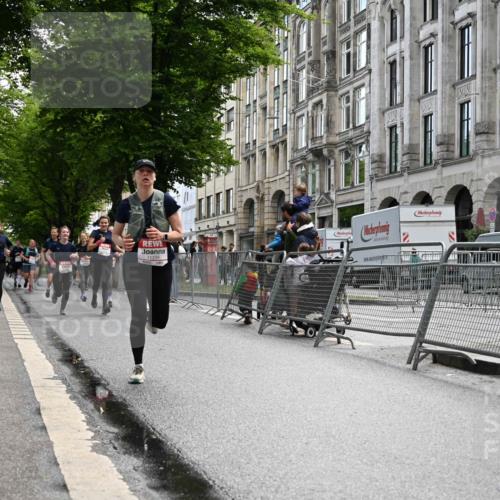 14.06.2026 - REWE Women's Run J. Mangold http://msf.ph/oto/9753296 14.06.2026 10:10:12 Ziel 10185, 10293, 10878, 10903, 11022, 11178, 11339, 11345, 11486 meine-sportfotos.de