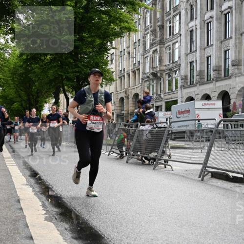 14.06.2026 - REWE Women's Run J. Mangold http://msf.ph/oto/9753302 14.06.2026 10:10:12 Ziel 10185, 10293, 10878, 10903, 11022, 11178, 11339, 11345, 11486 meine-sportfotos.de