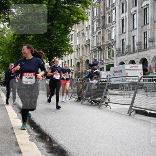 14.06.2026 - REWE Women's Run J. Mangold http://msf.ph/oto/9753317 14.06.2026 10:10:14 Ziel 10185, 10425, 10464, 10878, 10903, 11022, 11178, 11339, 11345, 11486 meine-sportfotos.de