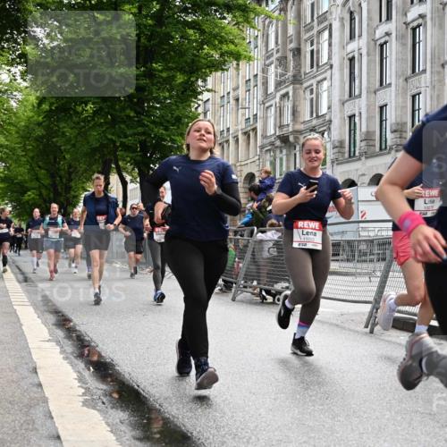 14.06.2026 - REWE Women's Run J. Mangold http://msf.ph/oto/9753340 14.06.2026 10:10:17 Ziel 10238, 10425, 10439, 10464, 10557, 10878, 10903, 11022, 11178, 11271, 11339, 11345, 11435, 11486, 11527 meine-sportfotos.de
