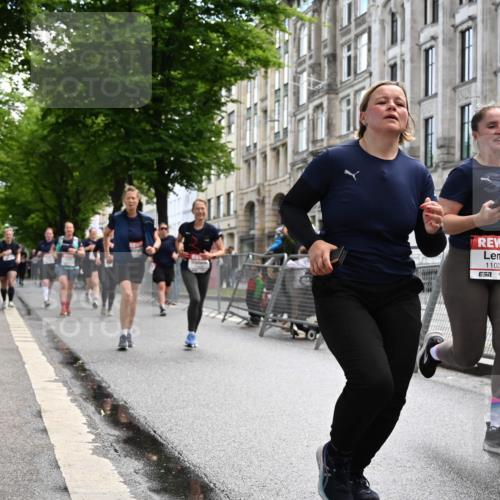 14.06.2026 - REWE Women's Run J. Mangold http://msf.ph/oto/9753343 14.06.2026 10:10:17 Ziel 10238, 10425, 10439, 10464, 10557, 10878, 10903, 11022, 11178, 11271, 11339, 11345, 11435, 11486, 11527 meine-sportfotos.de