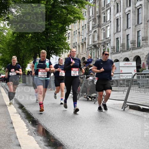 14.06.2026 - REWE Women's Run J. Mangold http://msf.ph/oto/9753371 14.06.2026 10:10:21 Ziel 10238, 10425, 10439, 10464, 10557, 10575, 10878, 11022, 11271, 11345, 11435, 11527 meine-sportfotos.de