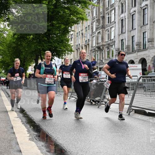 14.06.2026 - REWE Women's Run J. Mangold http://msf.ph/oto/9753373 14.06.2026 10:10:21 Ziel 10238, 10425, 10439, 10464, 10557, 10575, 10878, 11022, 11271, 11345, 11435, 11527 meine-sportfotos.de