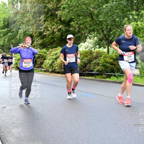 14.06.2026 - REWE Women's Run Dr. Thomas Lammeyer http://msf.ph/oto/9753395 14.06.2026 09:16:30 Laufen 5, 10299, 10704, 5, 11467 meine-sportfotos.de