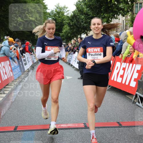 14.06.2026 - REWE Women's Run Strokosch-Dieckow http://msf.ph/oto/9753401 14.06.2026 09:48:51 Ziel 10215, 10266, 10407, 10642, 10929, 11141 meine-sportfotos.de