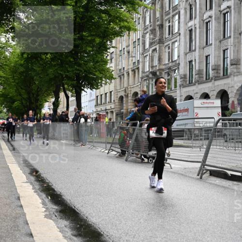 14.06.2026 - REWE Women's Run J. Mangold http://msf.ph/oto/9753403 14.06.2026 10:10:25 Ziel 10238, 10439, 10460, 10557, 10575, 10591, 11271, 11435, 11527 meine-sportfotos.de