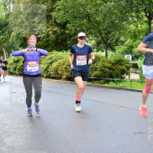 14.06.2026 - REWE Women's Run Dr. Thomas Lammeyer http://msf.ph/oto/9753404 14.06.2026 09:16:30 Laufen 10299, 7, 10704, 11467, 57 meine-sportfotos.de