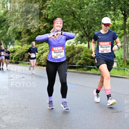 14.06.2026 - REWE Women's Run Dr. Thomas Lammeyer http://msf.ph/oto/9753414 14.06.2026 09:16:31 Laufen 10299, 57, 10704, 7 meine-sportfotos.de
