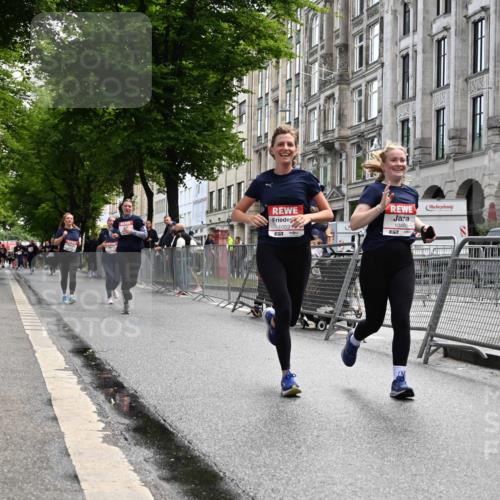 14.06.2026 - REWE Women's Run J. Mangold http://msf.ph/oto/9753421 14.06.2026 10:10:30 Ziel 10426, 10460, 10575, 10591 meine-sportfotos.de