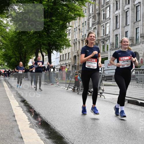 14.06.2026 - REWE Women's Run J. Mangold http://msf.ph/oto/9753423 14.06.2026 10:10:31 Ziel 10426, 10460, 10503, 10591, 11170 meine-sportfotos.de