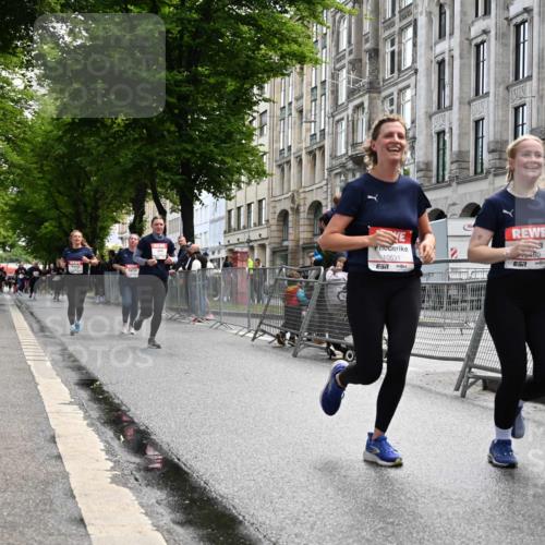 14.06.2026 - REWE Women's Run J. Mangold http://msf.ph/oto/9753425 14.06.2026 10:10:31 Ziel 10426, 10460, 10503, 10591, 11170 meine-sportfotos.de