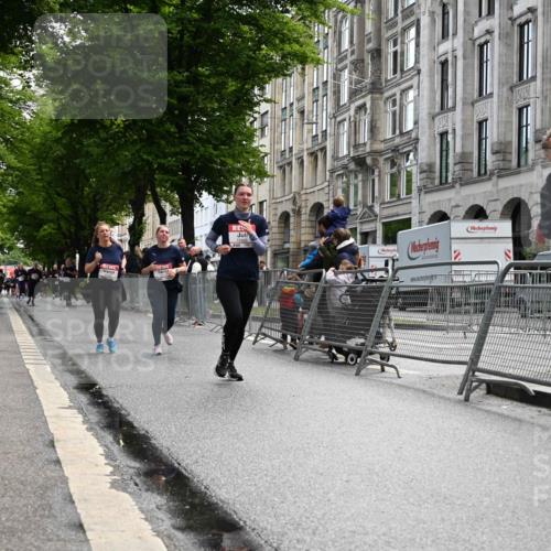 14.06.2026 - REWE Women's Run J. Mangold http://msf.ph/oto/9753435 14.06.2026 10:10:33 Ziel 10426, 10460, 10503, 10591, 11170 meine-sportfotos.de