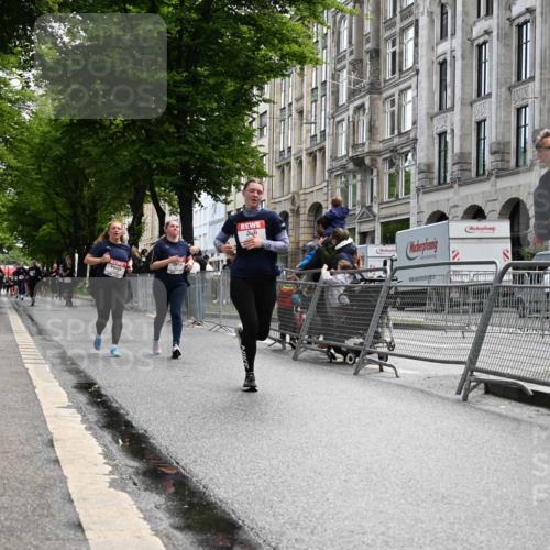14.06.2026 - REWE Women's Run J. Mangold http://msf.ph/oto/9753437 14.06.2026 10:10:33 Ziel 10426, 10460, 10503, 10591, 11170 meine-sportfotos.de