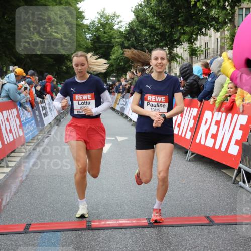 14.06.2026 - REWE Women's Run Strokosch-Dieckow http://msf.ph/oto/9753461 14.06.2026 09:48:51 Ziel 10215, 10266, 10407, 10642, 10929, 11141 meine-sportfotos.de