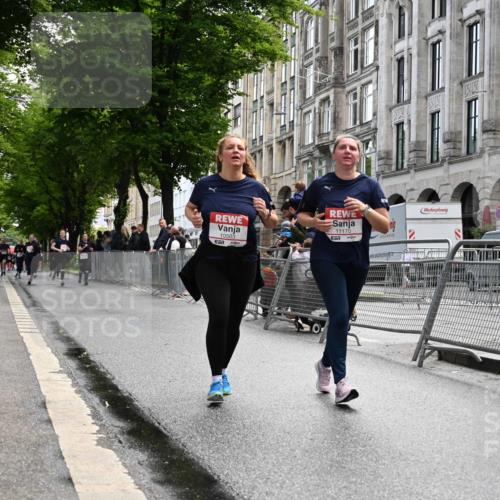 14.06.2026 - REWE Women's Run J. Mangold http://msf.ph/oto/9753469 14.06.2026 10:10:36 Ziel 10426, 10503, 11170 meine-sportfotos.de