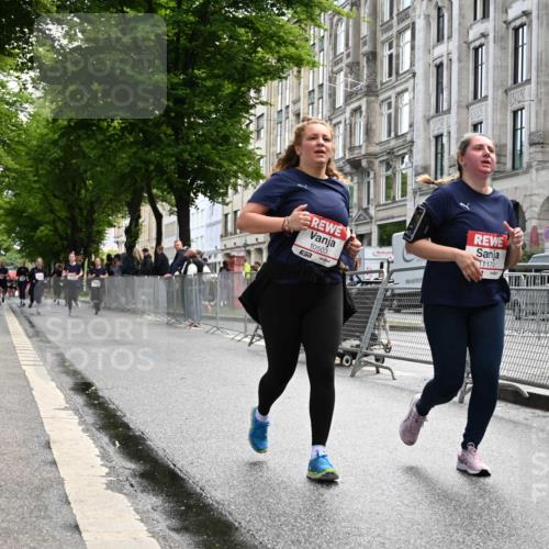 14.06.2026 - REWE Women's Run J. Mangold http://msf.ph/oto/9753473 14.06.2026 10:10:36 Ziel 10426, 10503, 11170 meine-sportfotos.de