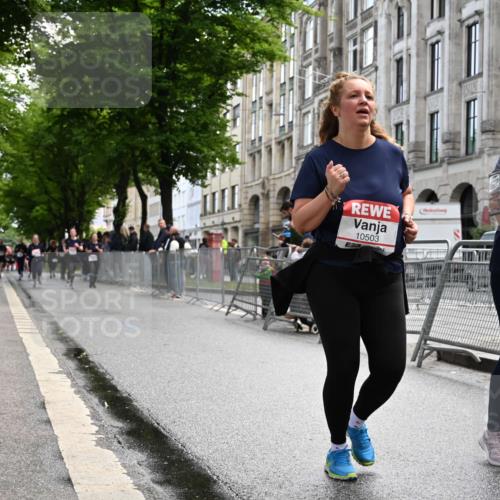 14.06.2026 - REWE Women's Run J. Mangold http://msf.ph/oto/9753478 14.06.2026 10:10:37 Ziel 10426, 10503, 11170 meine-sportfotos.de