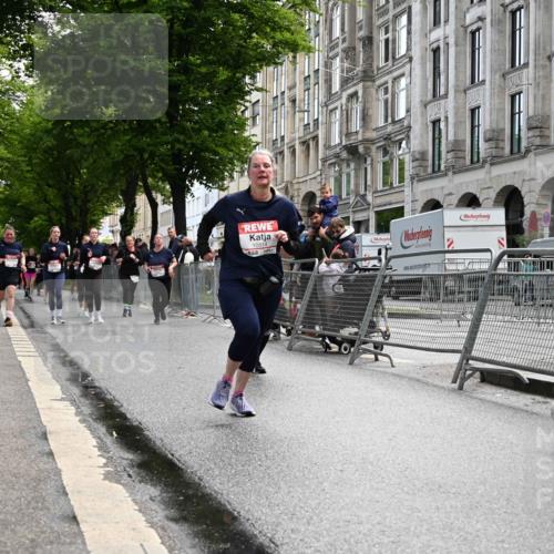 14.06.2026 - REWE Women's Run J. Mangold http://msf.ph/oto/9753501 14.06.2026 10:10:45 Ziel 10140, 10499, 10514, 10834 meine-sportfotos.de
