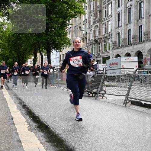 14.06.2026 - REWE Women's Run J. Mangold http://msf.ph/oto/9753505 14.06.2026 10:10:46 Ziel 10140, 10499, 10514, 10821, 10834, 10985, 11124 meine-sportfotos.de