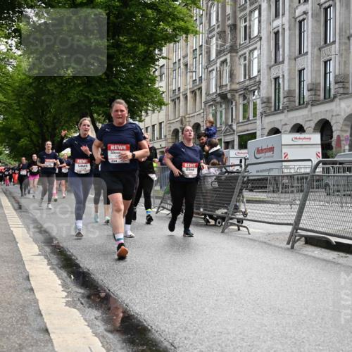 14.06.2026 - REWE Women's Run J. Mangold http://msf.ph/oto/9753517 14.06.2026 10:10:49 Ziel 10140, 10499, 10514, 10821, 10834, 10985, 11124, 11328, 11450, 11451 meine-sportfotos.de