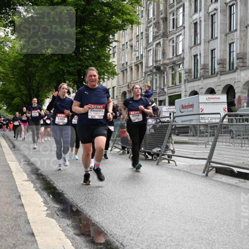 14.06.2026 - REWE Women's Run J. Mangold http://msf.ph/oto/9753521 14.06.2026 10:10:49 Ziel 10140, 10499, 10514, 10821, 10834, 10985, 11124, 11328, 11450, 11451 meine-sportfotos.de