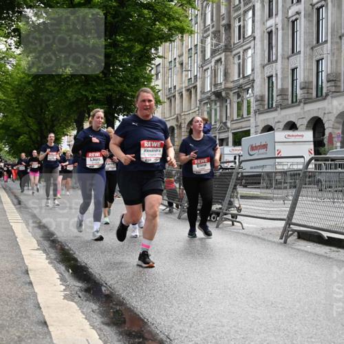 14.06.2026 - REWE Women's Run J. Mangold http://msf.ph/oto/9753523 14.06.2026 10:10:50 Ziel 10140, 10514, 10821, 10834, 10985, 11124, 11328, 11450, 11451 meine-sportfotos.de