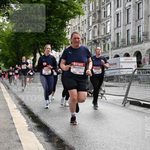 14.06.2026 - REWE Women's Run J. Mangold http://msf.ph/oto/9753527 14.06.2026 10:10:50 Ziel 10140, 10514, 10821, 10834, 10985, 11124, 11328, 11450, 11451 meine-sportfotos.de
