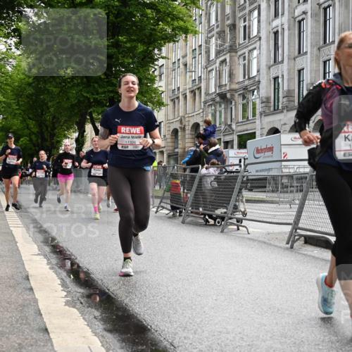 14.06.2026 - REWE Women's Run J. Mangold http://msf.ph/oto/9753550 14.06.2026 10:10:53 Ziel 10053, 10111, 10406, 10429, 10468, 10821, 10834, 10985, 11124, 11328, 11450, 11451, 11500 meine-sportfotos.de