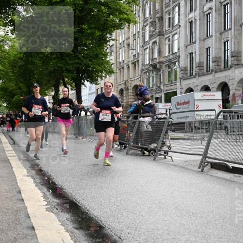14.06.2026 - REWE Women's Run J. Mangold http://msf.ph/oto/9753561 14.06.2026 10:10:55 Ziel 10053, 10111, 10406, 10429, 10468, 10821, 10834, 10985, 11124, 11328, 11450, 11451, 11500 meine-sportfotos.de